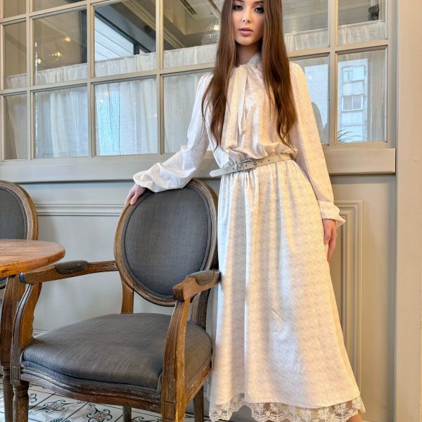 ПАСХАЛЬНОЕ БЕЛОЕ ПЛАТЬЕ БЛАГОВЕРА «МИЛОРИ» Вы читали предыдущий пост про пасхальный красный цвет? Ещё…